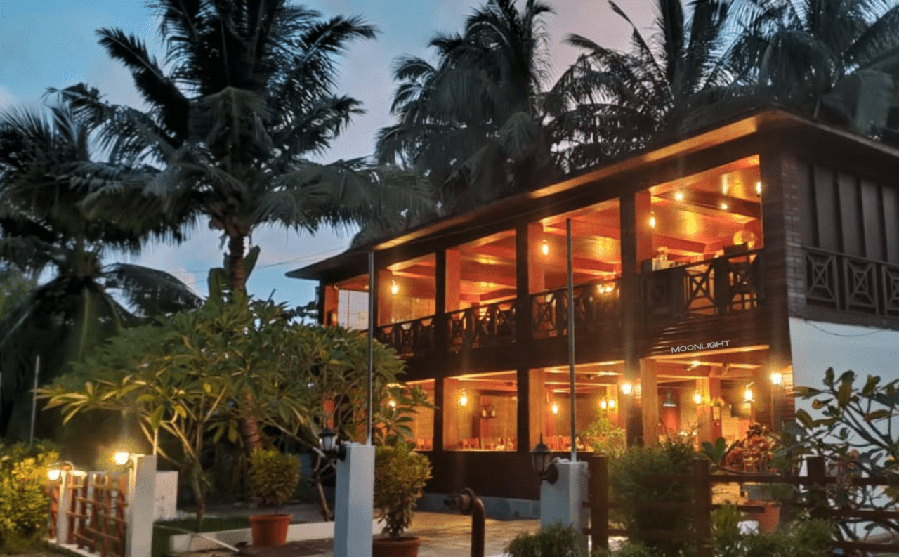 The Aura Resort - Moon Light